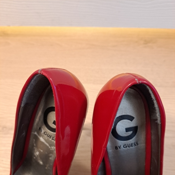 Guess Cherry Red Patent Leather Sexy Feminine Romantic High Heel Stilettos Sz 8M - Picture 7 of 8